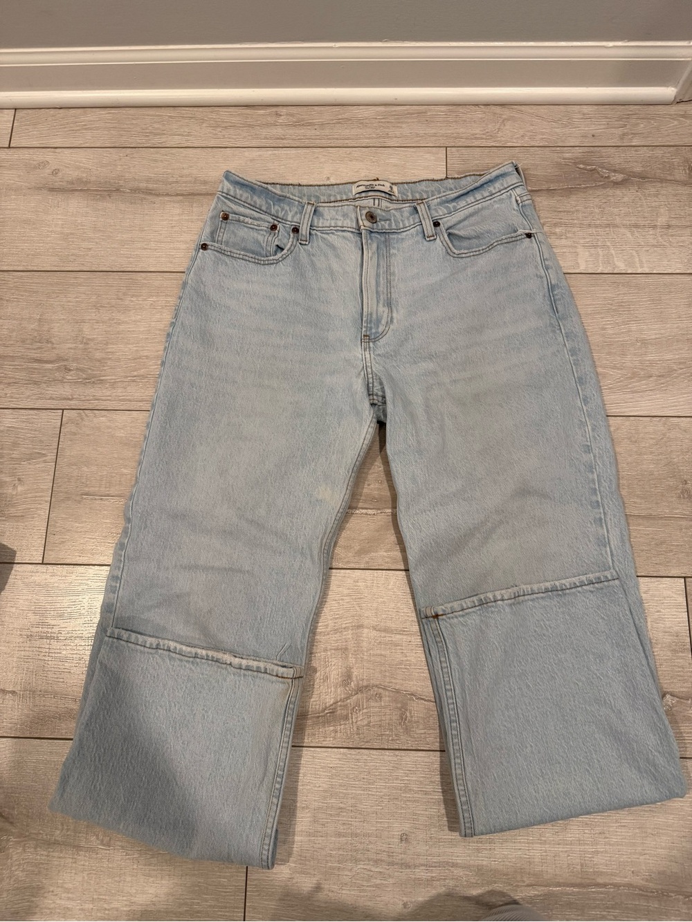 Abercrombie & Fitch Light Wash Wide Leg Jeans - Women